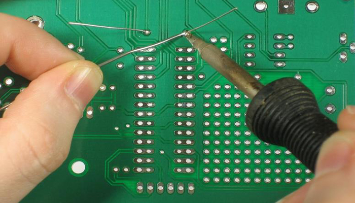 The difference between lead or lead-free solder wire